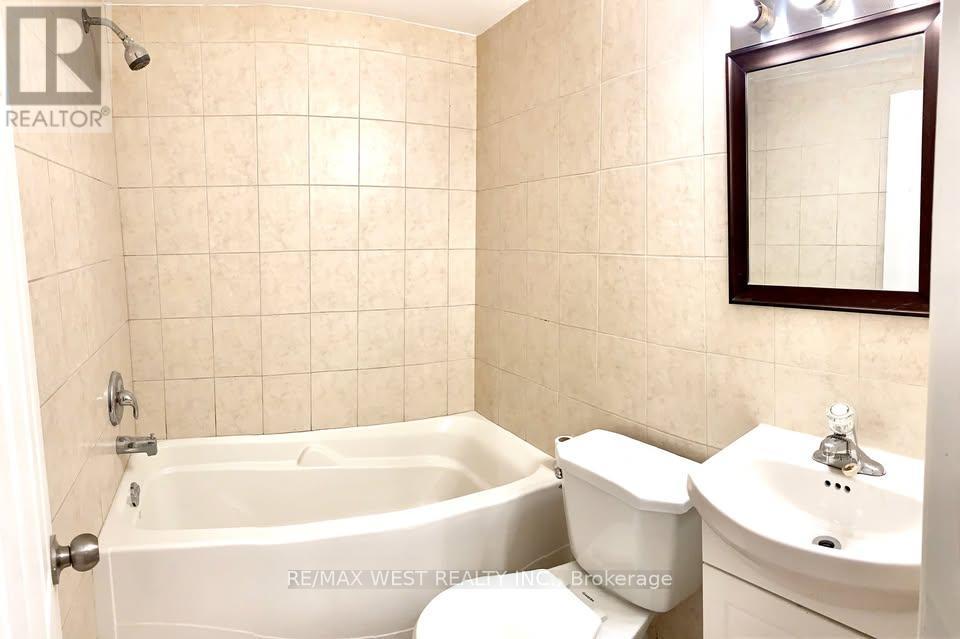413 Parkside Drive, Toronto (High Park-Swansea), Ontario  M6R 2Z7 - Photo 20 - W12242386