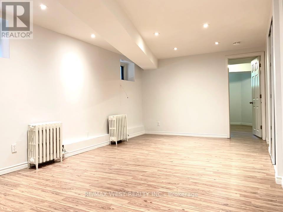 413 Parkside Drive, Toronto (High Park-Swansea), Ontario  M6R 2Z7 - Photo 21 - W12242386