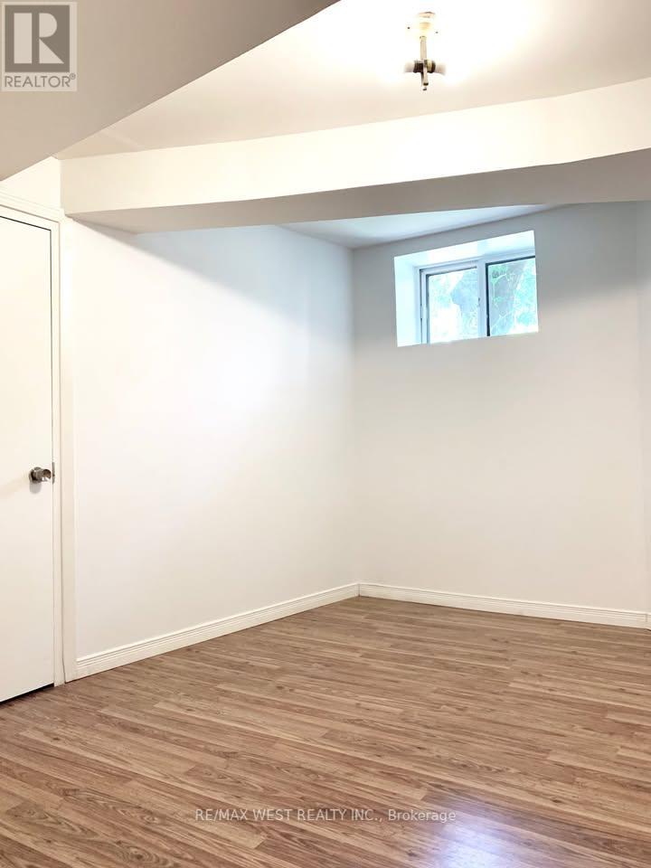 413 Parkside Drive, Toronto (High Park-Swansea), Ontario  M6R 2Z7 - Photo 25 - W12242386