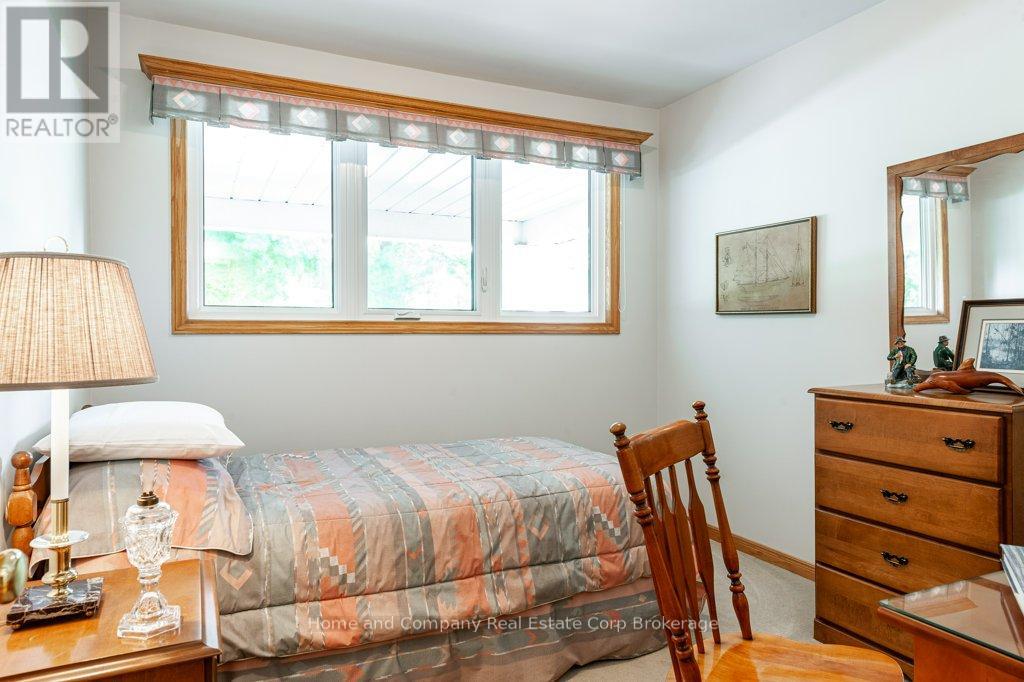 28 Burritt Street, Stratford, Ontario  N5A 4W7 - Photo 11 - X12242418