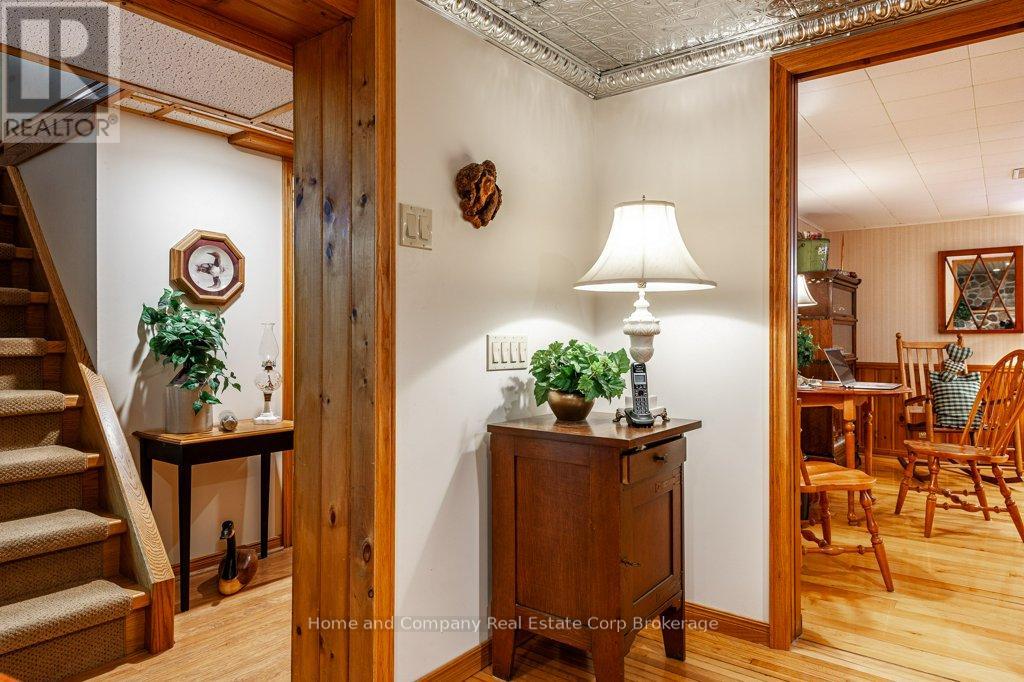 28 Burritt Street, Stratford, Ontario  N5A 4W7 - Photo 17 - X12242418