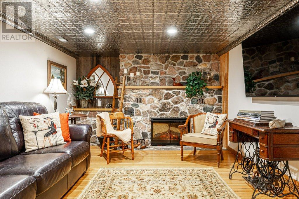 28 Burritt Street, Stratford, Ontario  N5A 4W7 - Photo 18 - X12242418