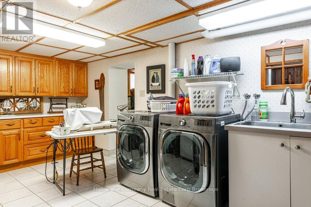 28 Burritt Street, Stratford, Ontario  N5A 4W7 - Photo 22 - X12242418