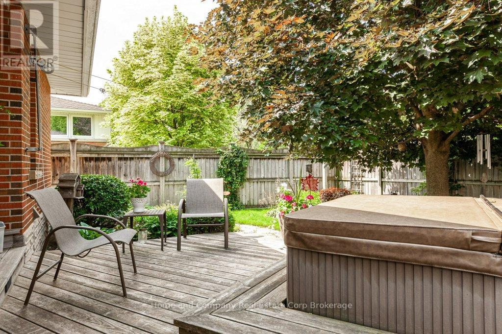 28 Burritt Street, Stratford, Ontario  N5A 4W7 - Photo 23 - X12242418