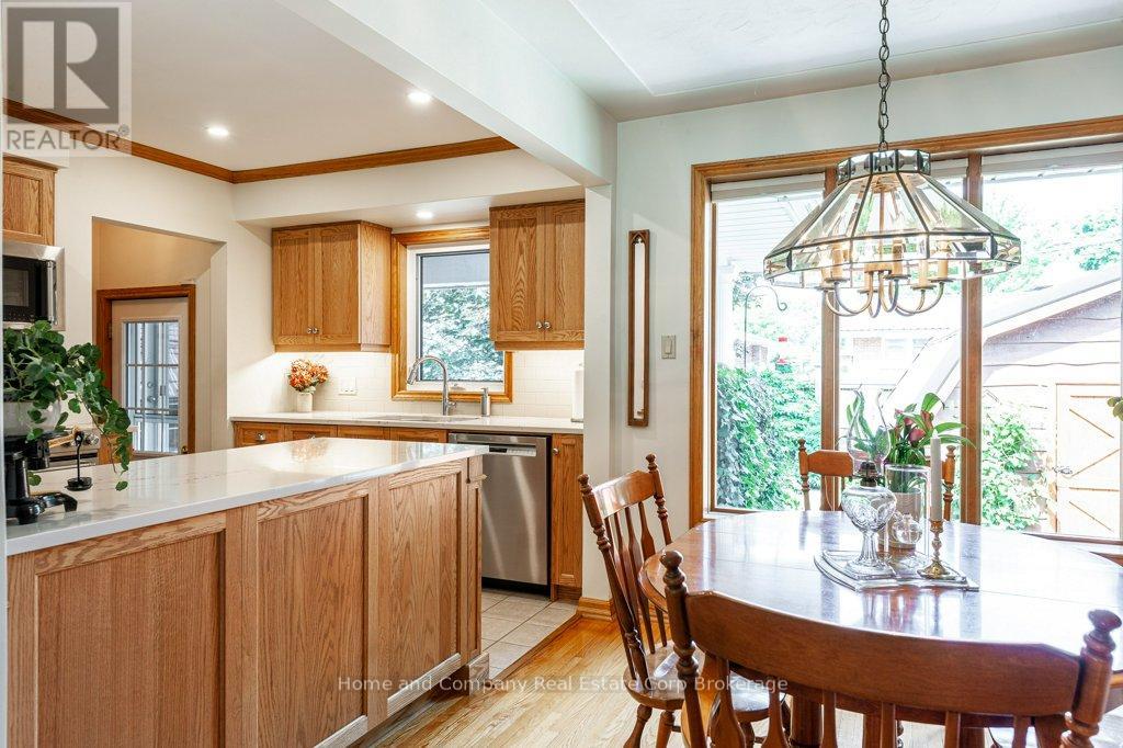 28 Burritt Street, Stratford, Ontario  N5A 4W7 - Photo 6 - X12242418