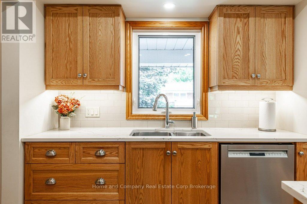 28 Burritt Street, Stratford, Ontario  N5A 4W7 - Photo 8 - X12242418