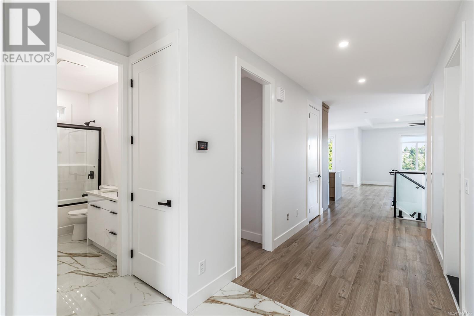 Property at 4408 Gulfview Dr image 3