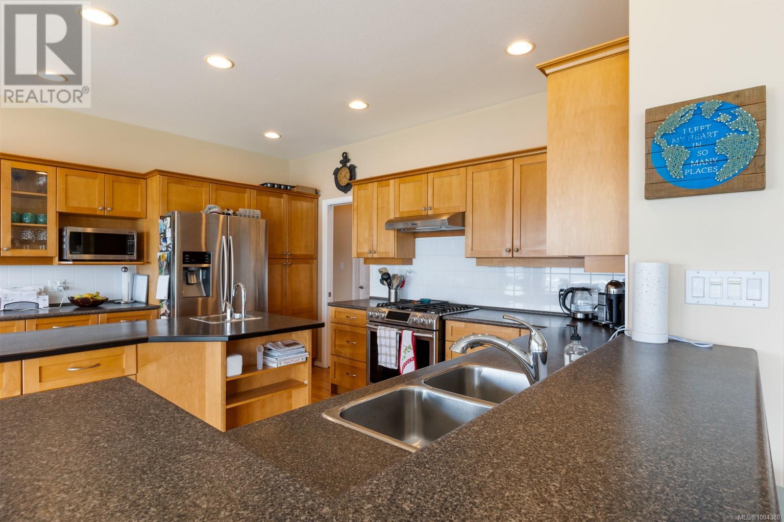 6800 Buckley Bay Frontage Rd, Fanny Bay, British Columbia  V0R 1W0 - Photo 22 - 1004388