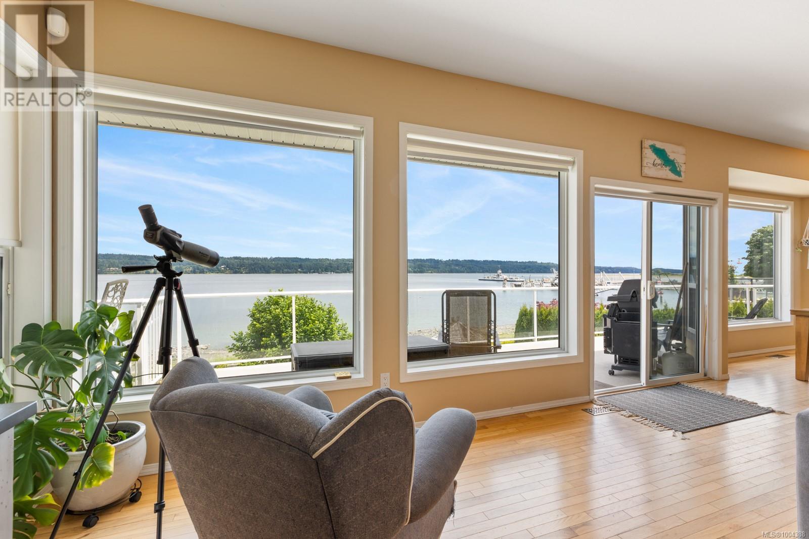 6800 Buckley Bay Frontage Rd, Fanny Bay, British Columbia  V0R 1W0 - Photo 26 - 1004388