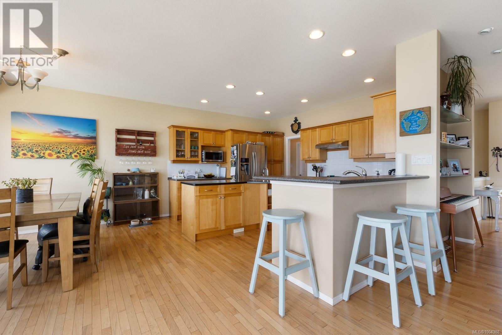 6800 Buckley Bay Frontage Rd, Fanny Bay, British Columbia  V0R 1W0 - Photo 6 - 1004388