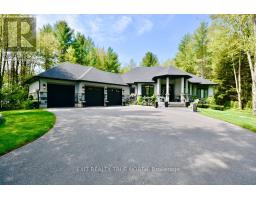 2 SYCAMORE CIRCLE, Springwater, Ontario