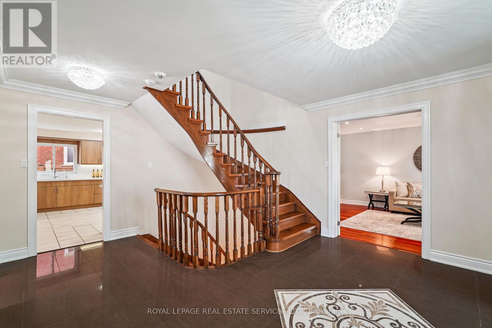 Property at 2814 GUILFORD CRESCENT image 4