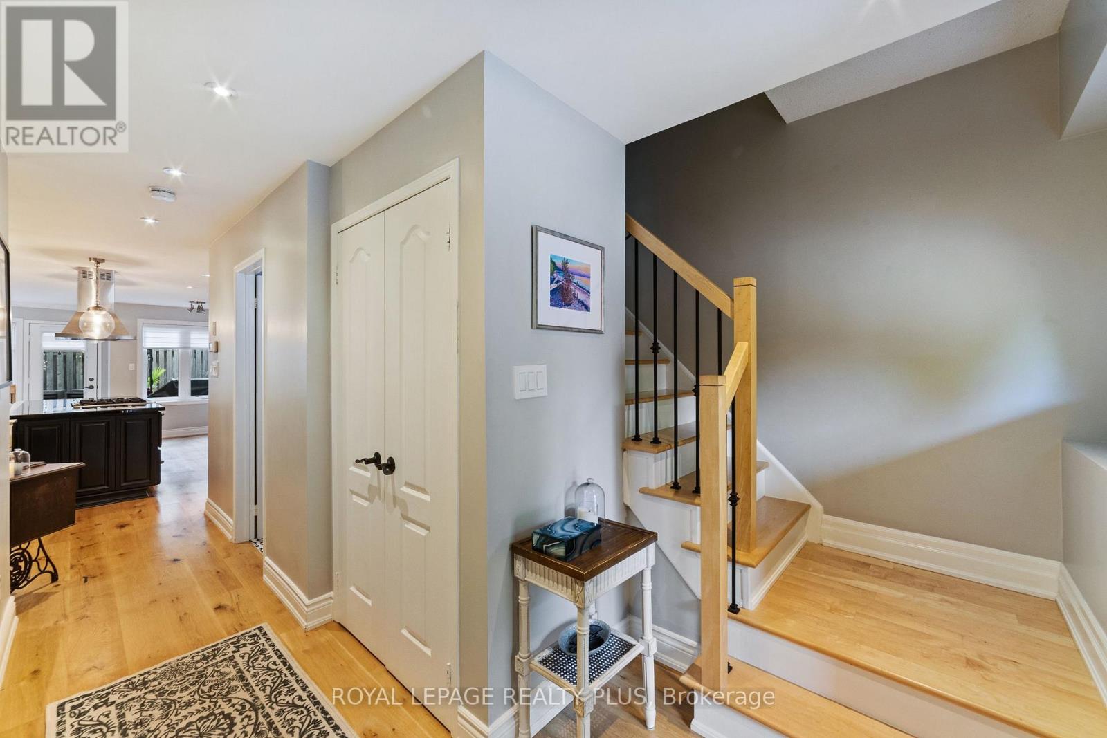 Property at 53C - 928 QUEEN STREET W image 4