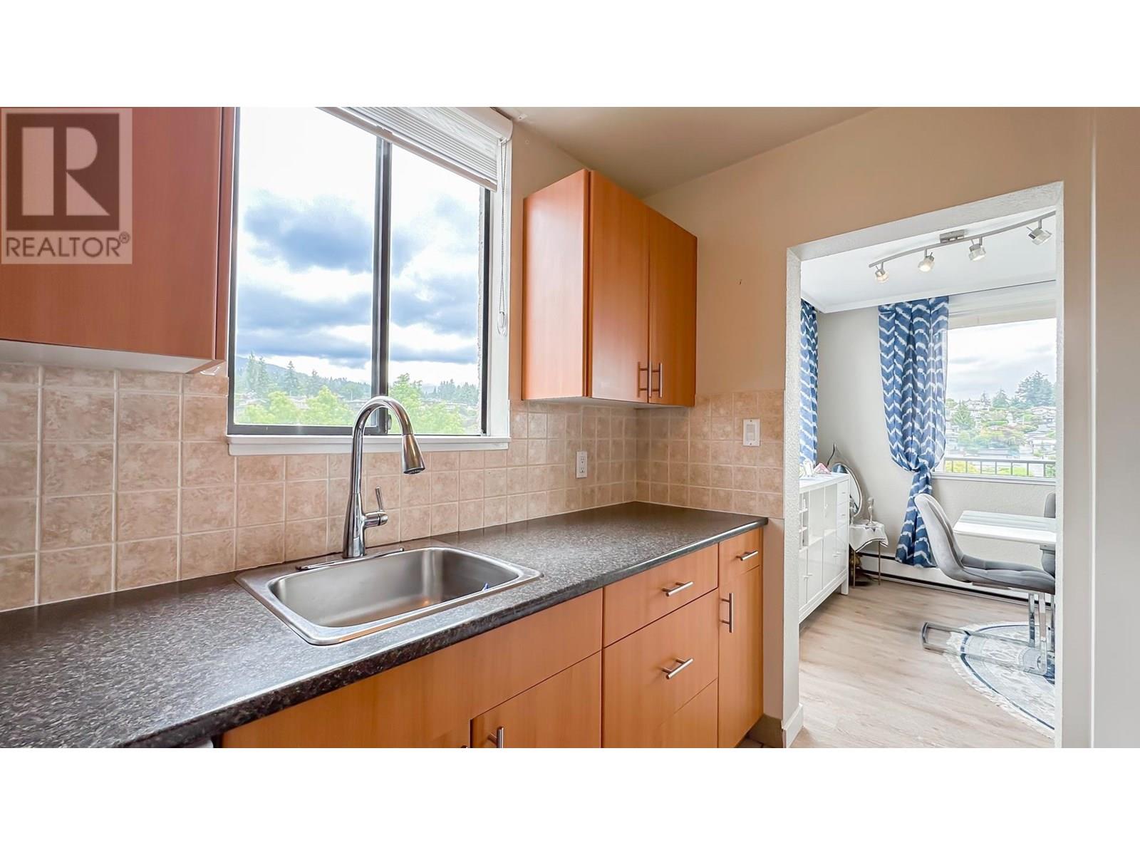 605 555 13th Street, West Vancouver, British Columbia  V7T 2N8 - Photo 9 - R3018498