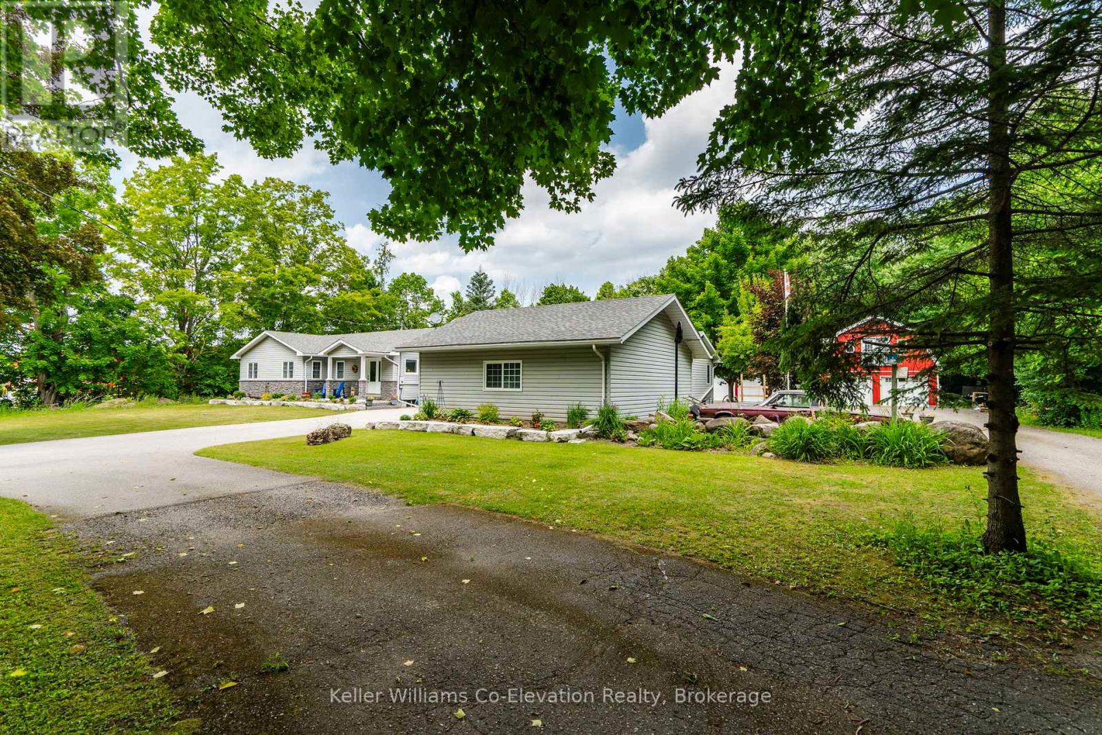 2185 Old Fort Road, Tay, Ontario  L4R 4K3 - Photo 3 - S12236592
