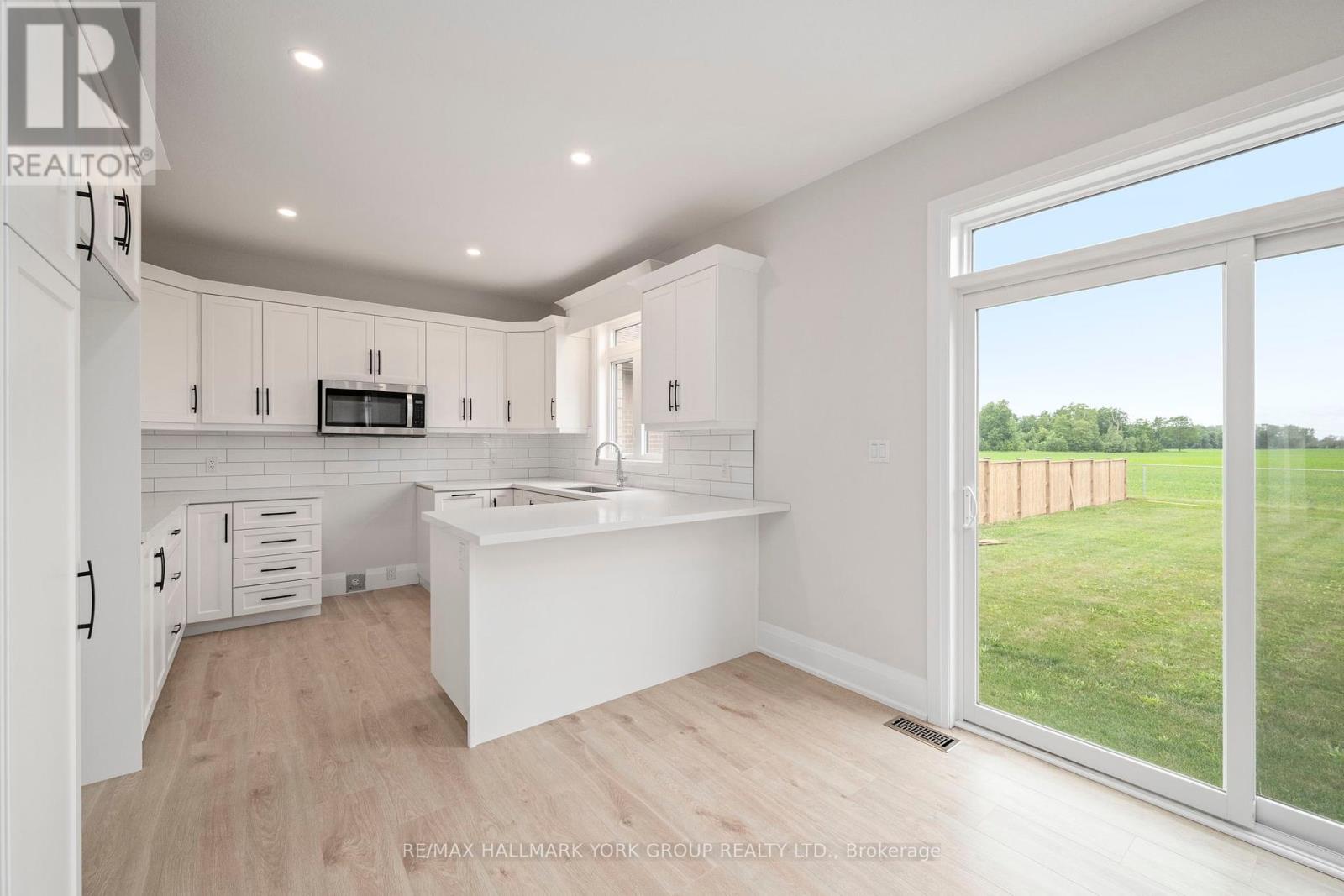 246 Leitch Street, Dutton/dunwich (Dutton), Ontario  N0L 1J0 - Photo 10 - X12242529