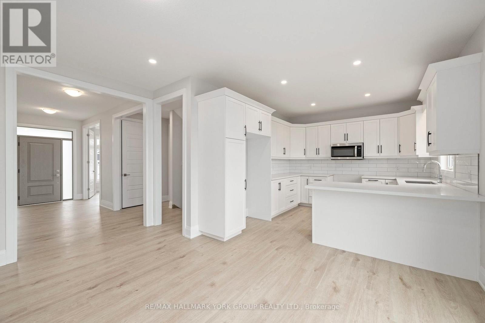 246 Leitch Street, Dutton/dunwich (Dutton), Ontario  N0L 1J0 - Photo 11 - X12242529