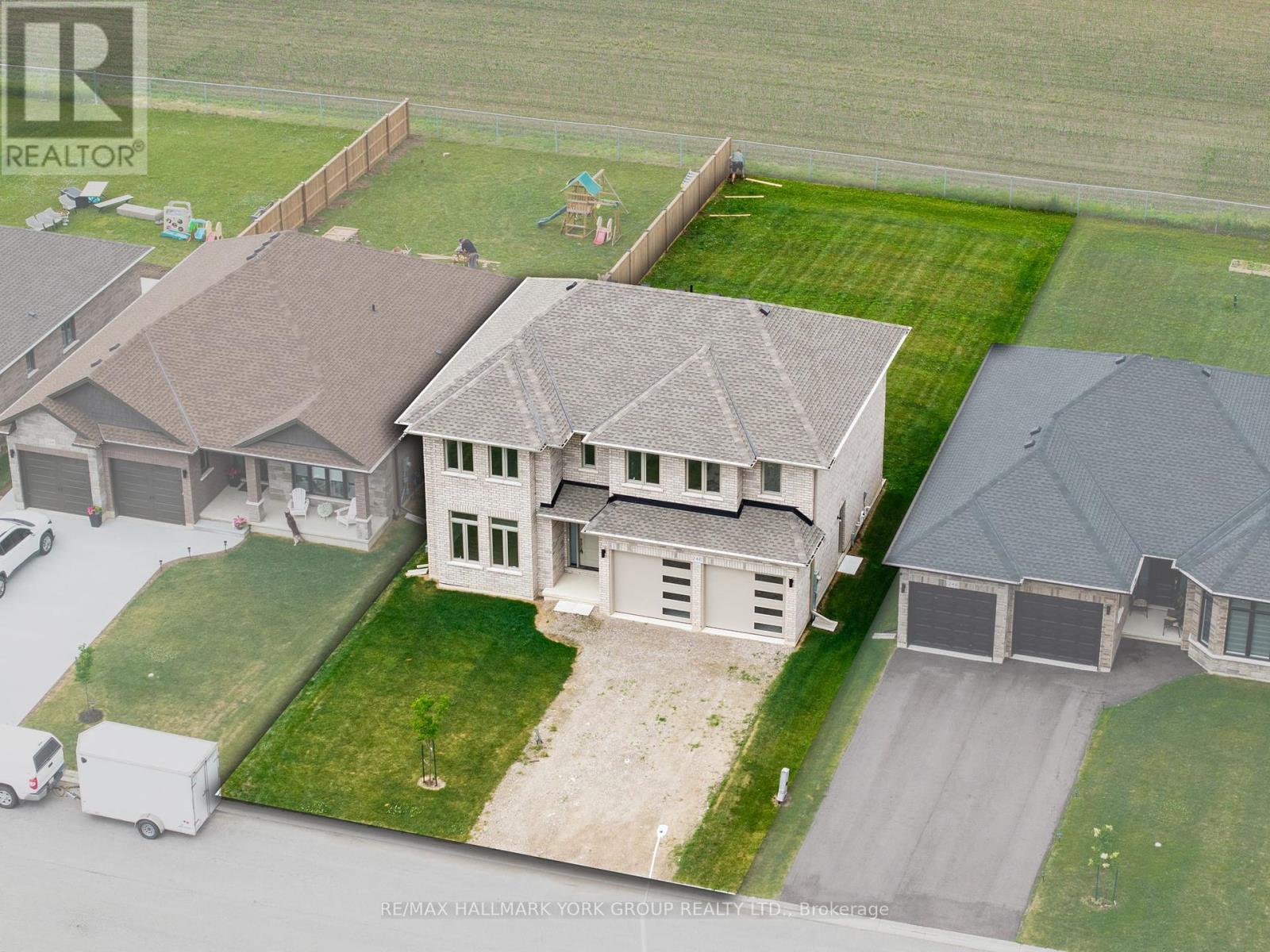 246 Leitch Street, Dutton/dunwich (Dutton), Ontario  N0L 1J0 - Photo 3 - X12242529
