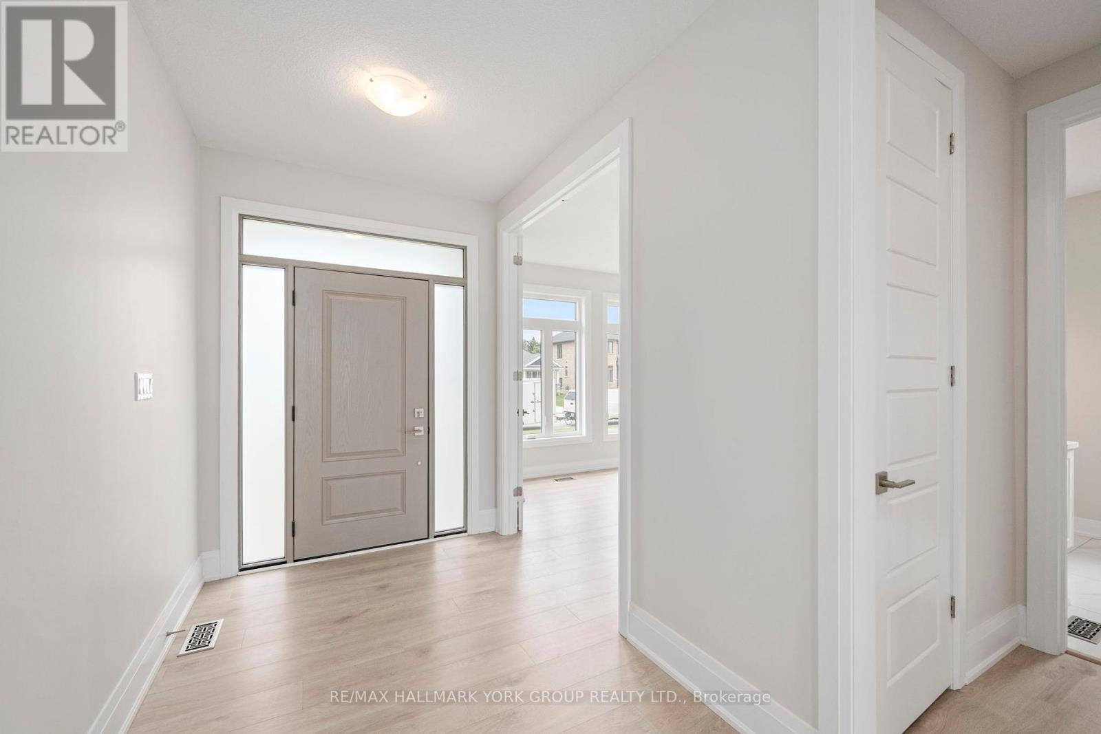 246 Leitch Street, Dutton/dunwich (Dutton), Ontario  N0L 1J0 - Photo 4 - X12242529