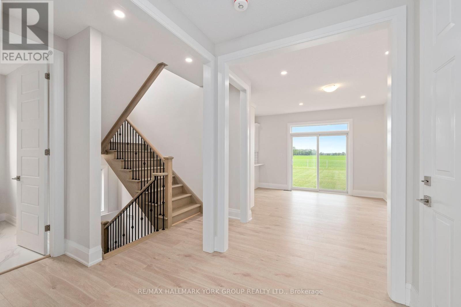 246 Leitch Street, Dutton/dunwich (Dutton), Ontario  N0L 1J0 - Photo 7 - X12242529