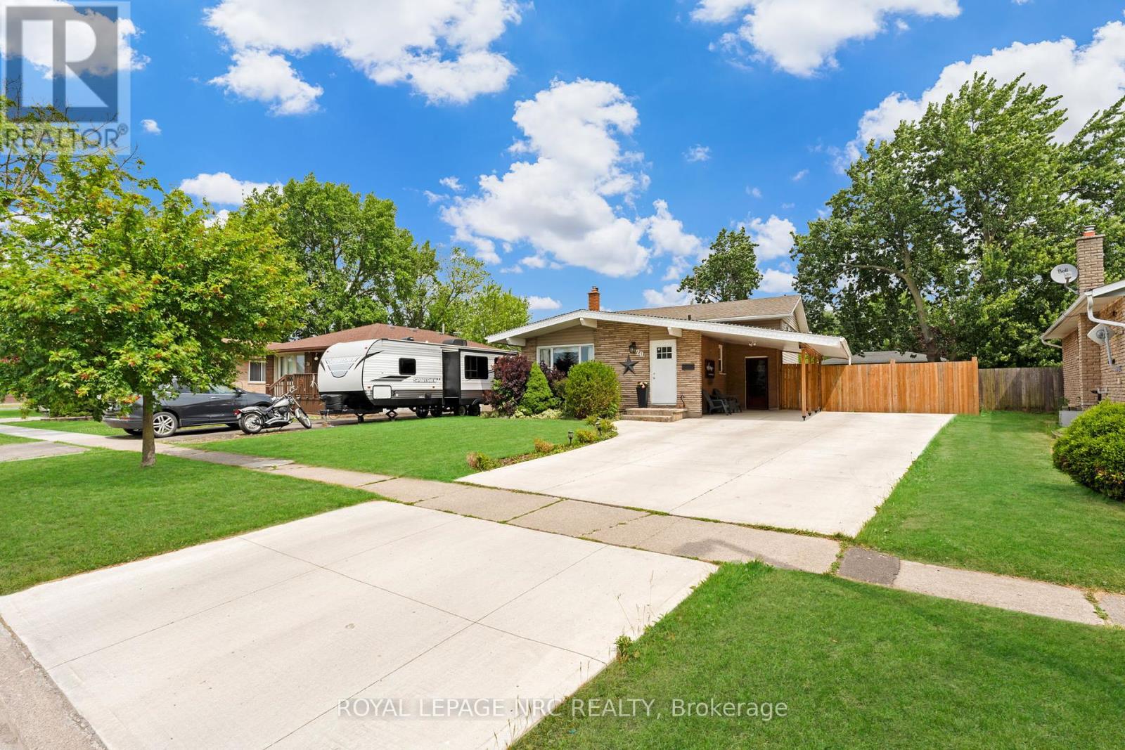 Property at 20 WOODGATE DRIVE image 2