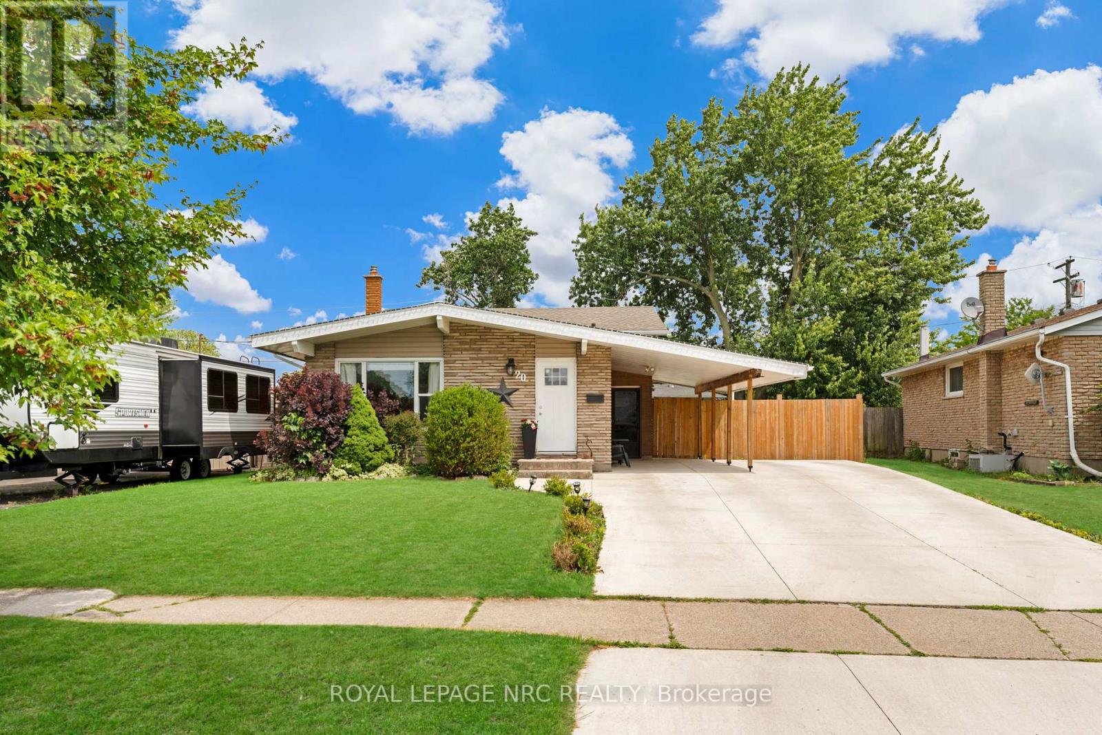 Property at 20 WOODGATE DRIVE image 3