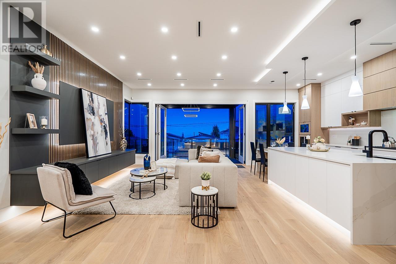 Property at 81 GROSVENOR AVENUE image 2