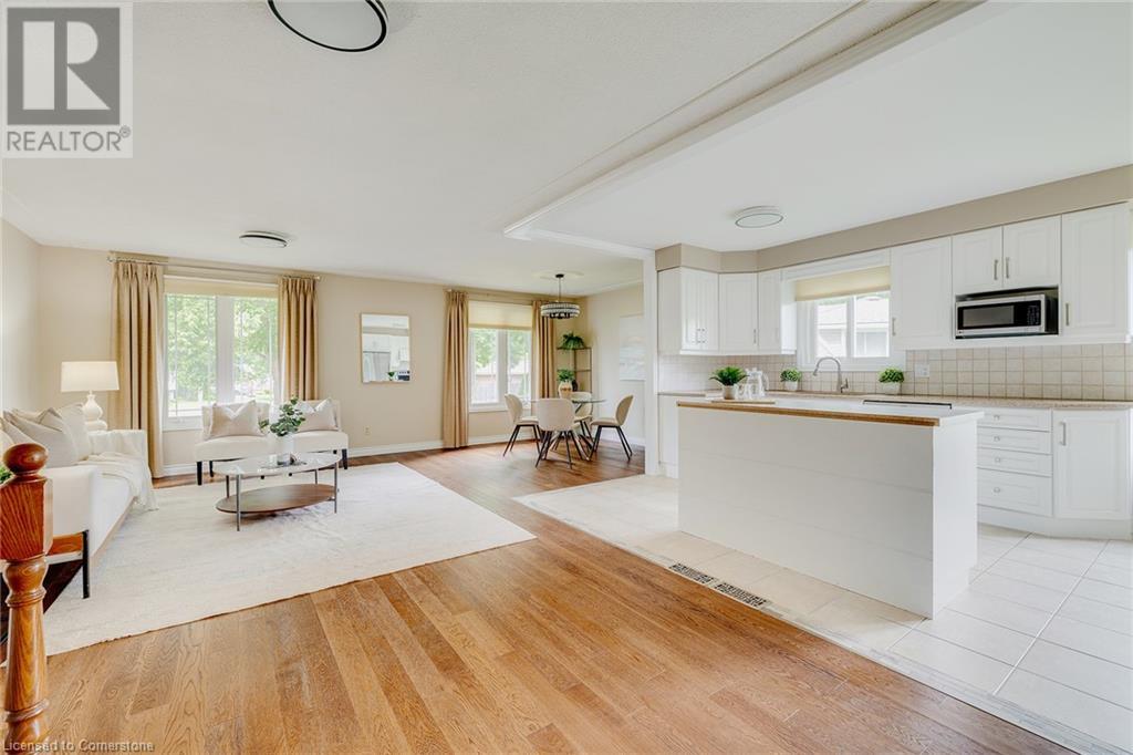 Property at 15 LAGUNA Crescent image 2