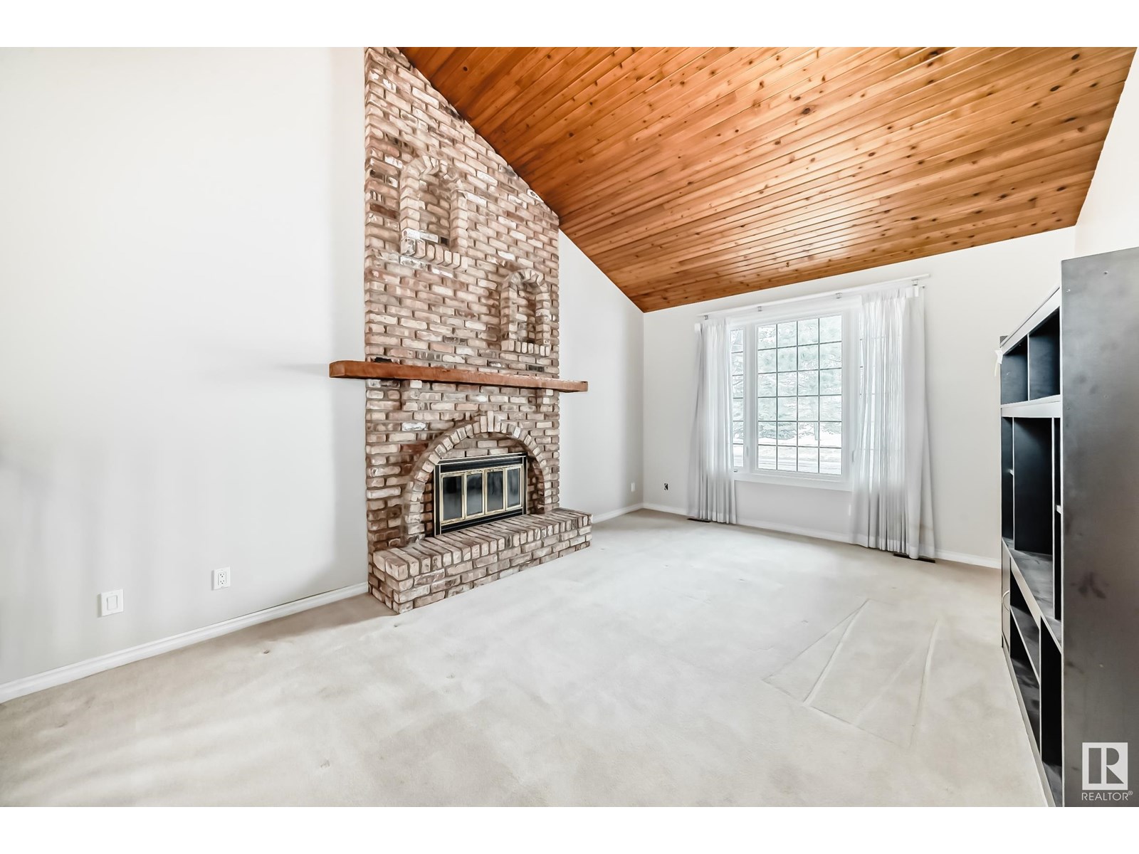 Property at 2509 106A ST NW image 3