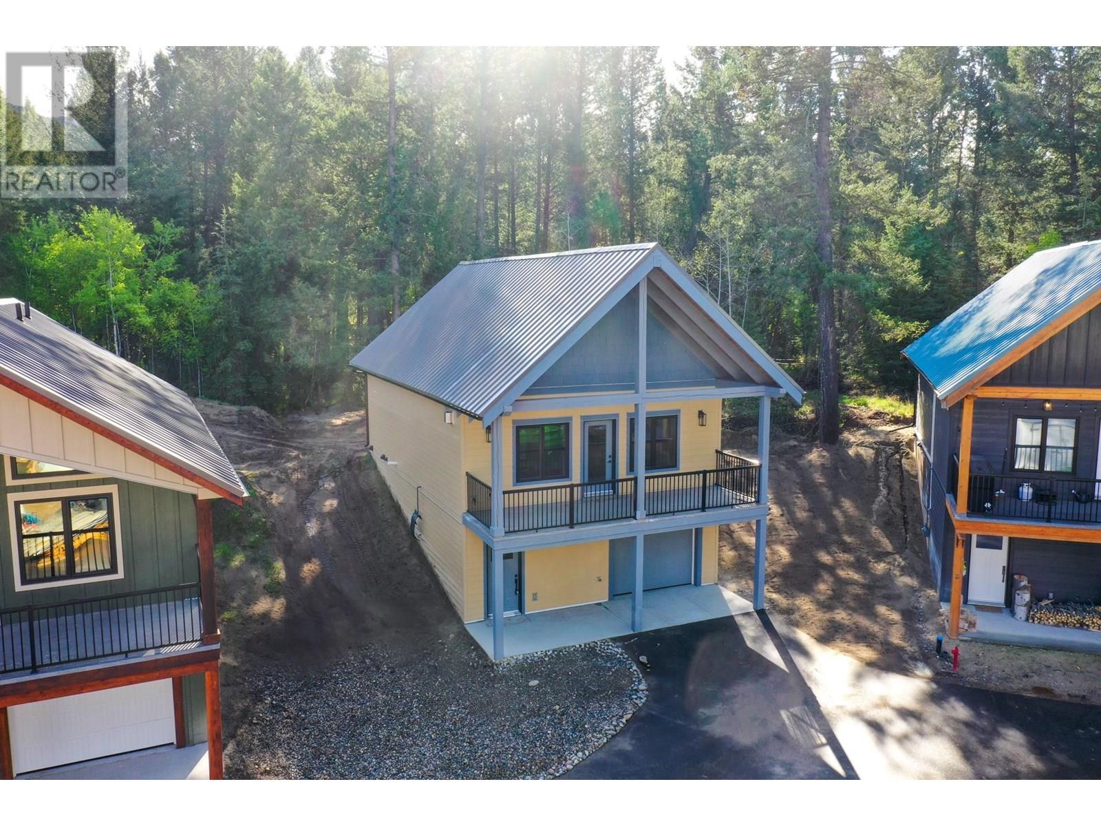 1938 Foxwood Trail Unit# 4, Windermere, British Columbia  V0B 2L2 - Photo 2 - 10348190
