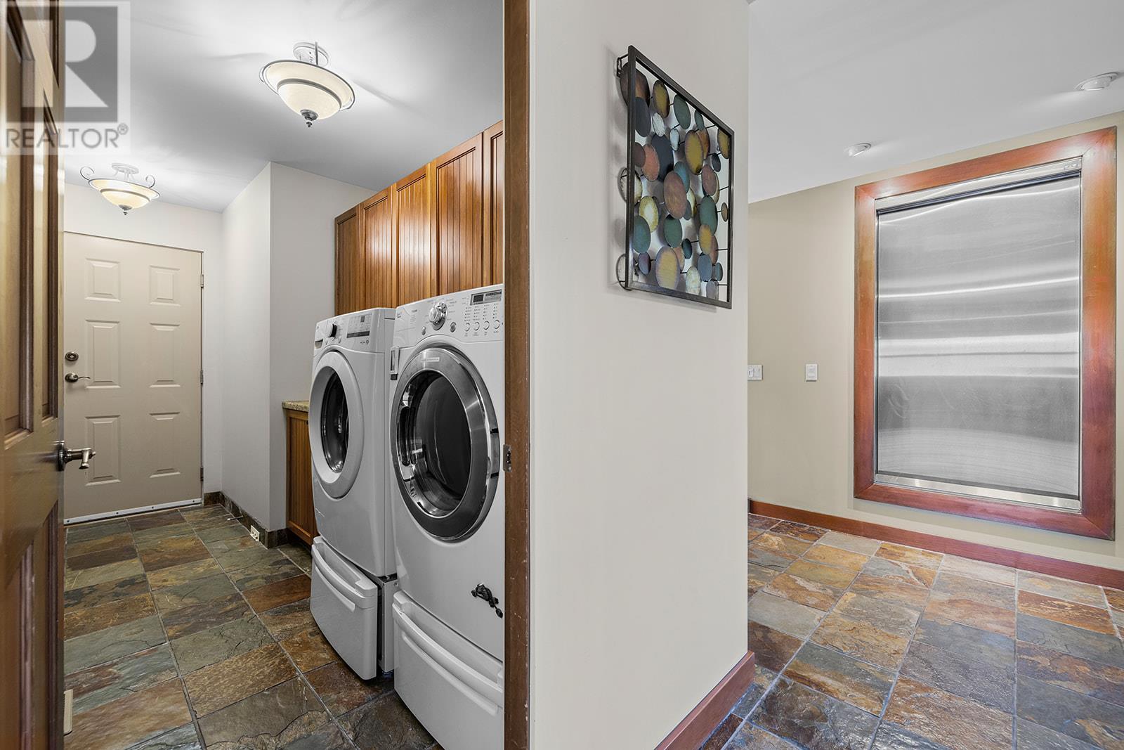 Property at 1682 Larkridge Court image 4