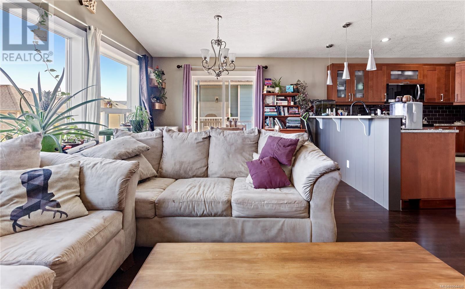 Property at 6561 Arranwood Dr image 4