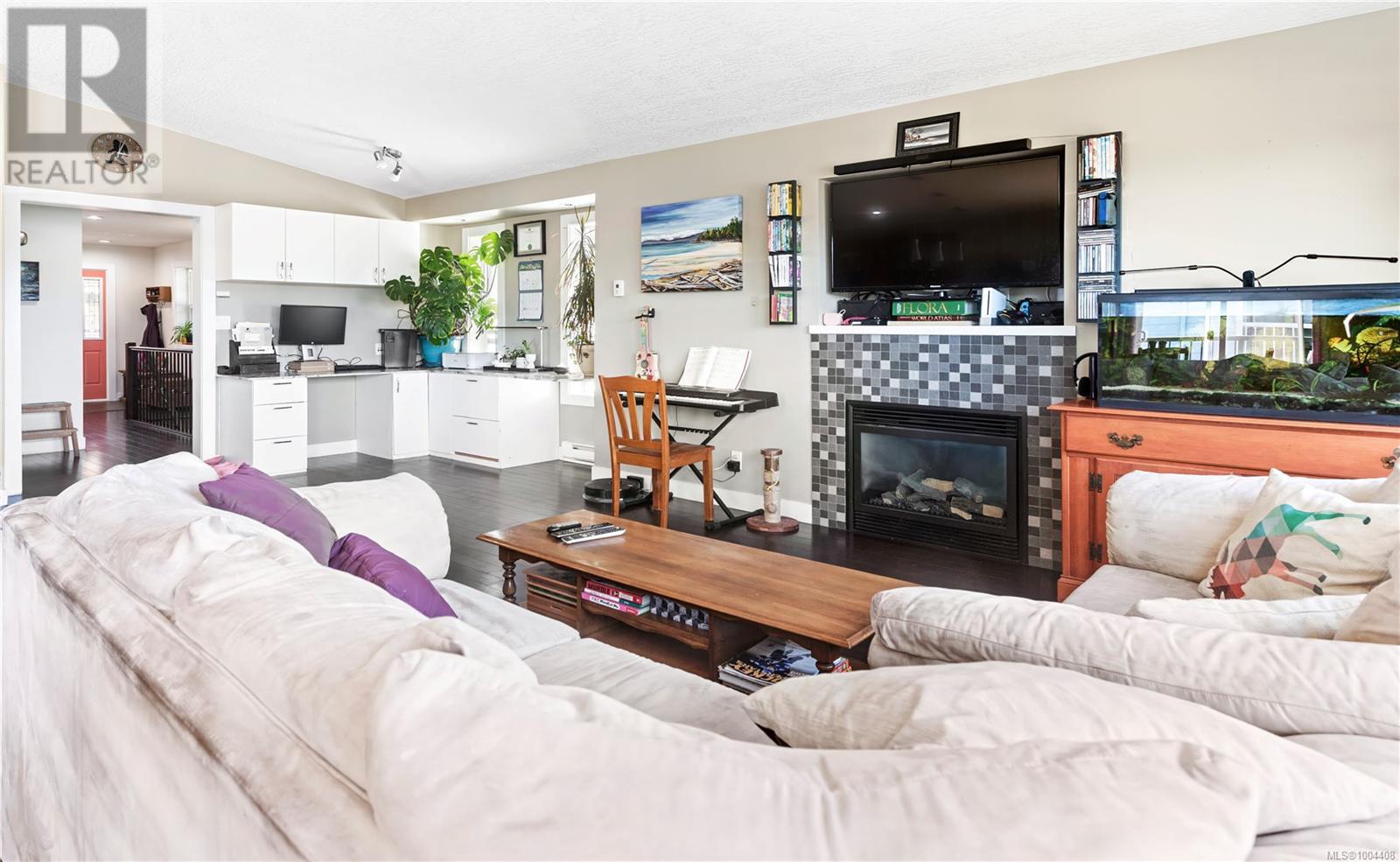Property at 6561 Arranwood Dr image 5