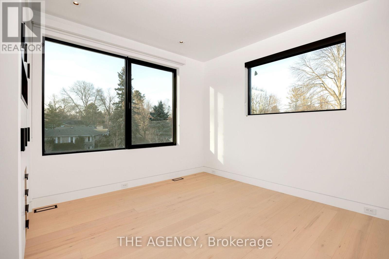 2048 Ardleigh Road, Oakville (Fd Ford), Ontario  L6J 4W8 - Photo 29 - W12239192