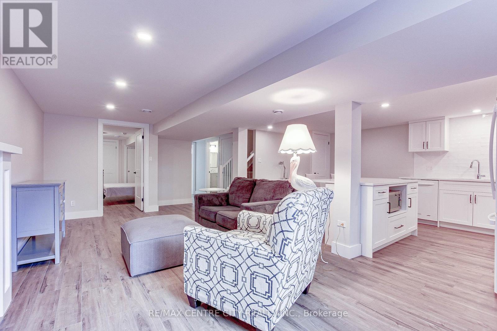 Lower - 329 Smith Street, Central Elgin, Ontario  N5L 1C6 - Photo 4 - X12056355