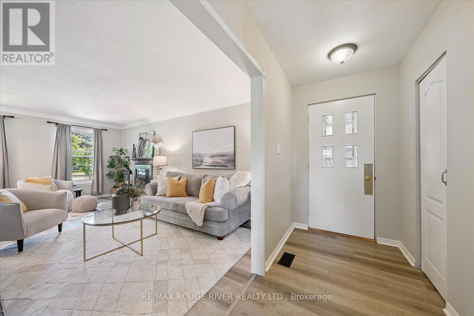 Property at 810 ZATOR AVENUE image 2