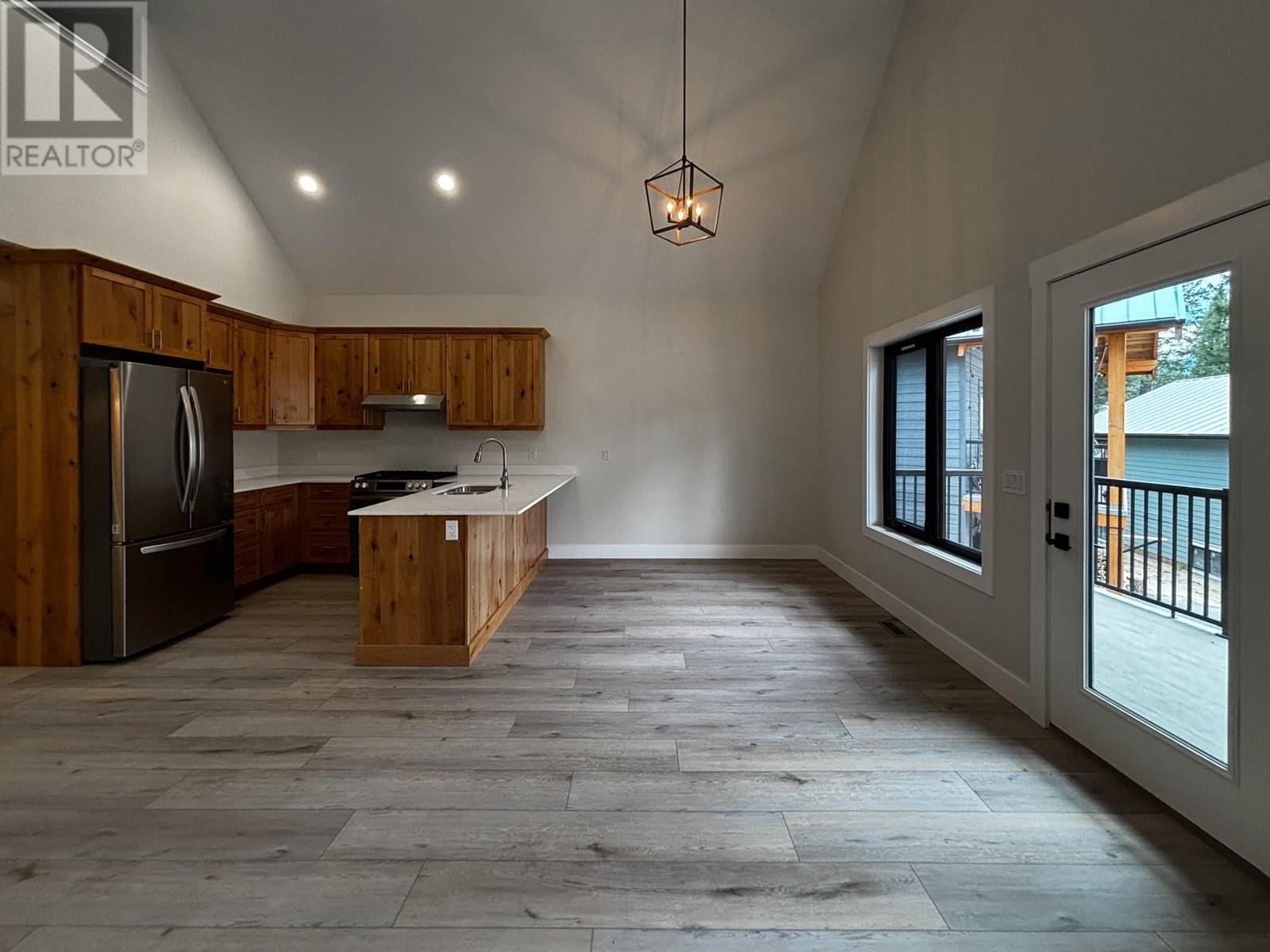 1938 Foxwood Trail Unit# 2, Windermere, British Columbia  V0B 2L2 - Photo 12 - 10348195