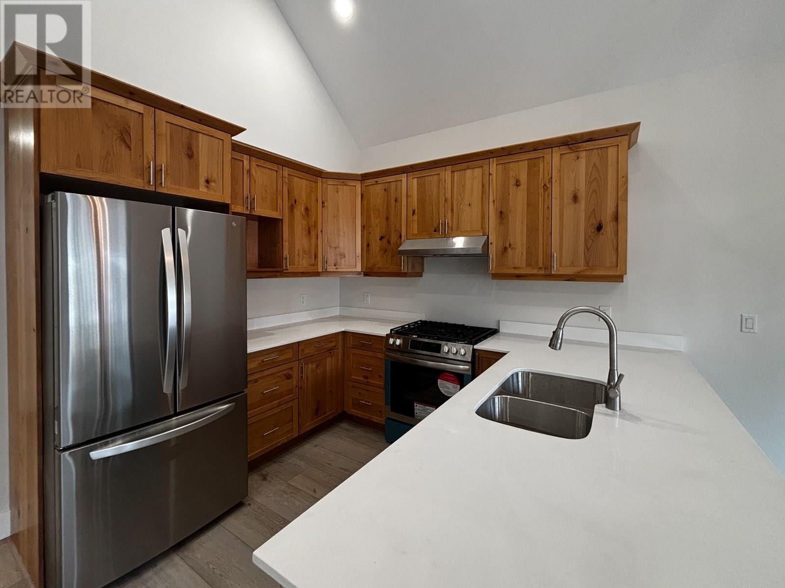1938 Foxwood Trail Unit# 2, Windermere, British Columbia  V0B 2L2 - Photo 8 - 10348195