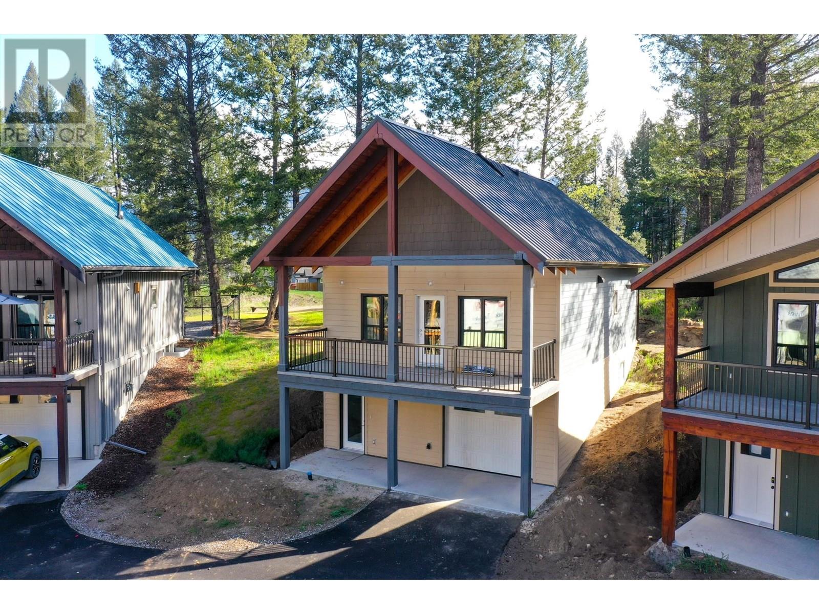 1938 Foxwood Trail Unit# 2, Windermere, British Columbia  V0B 2L2 - Photo 3 - 10348195