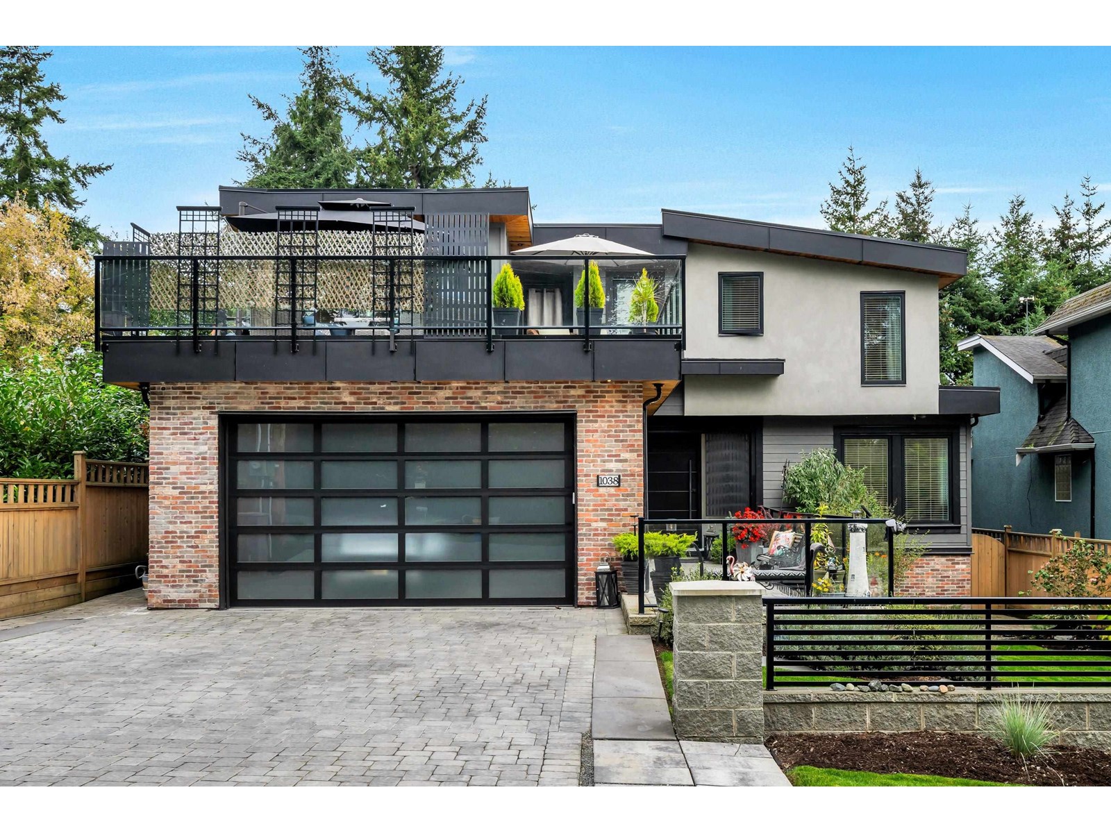 Property at 1038 STEVENS STREET image 2