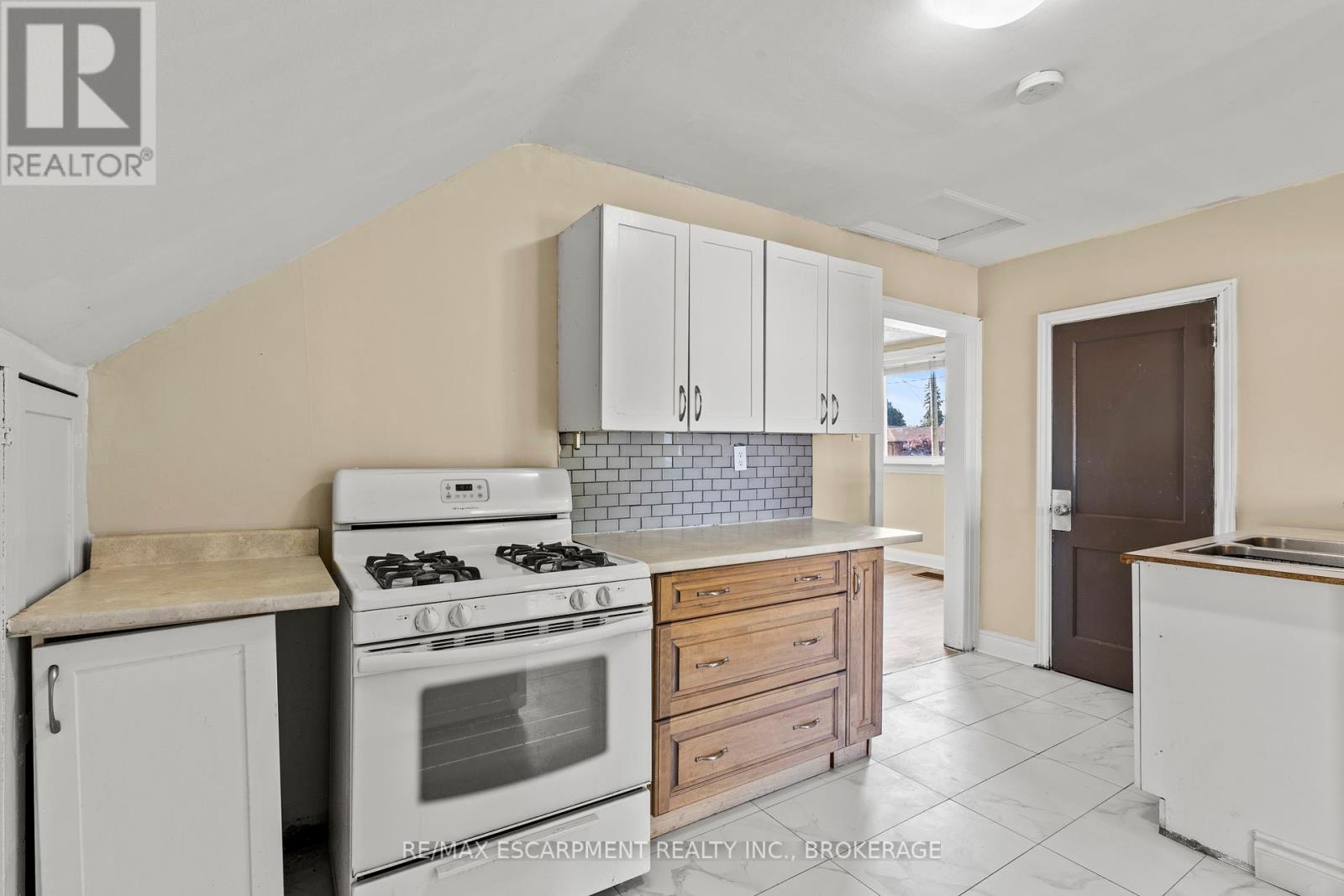 1 West Street N, Thorold, Ontario  L2V 2R8 - Photo 10 - X12242668
