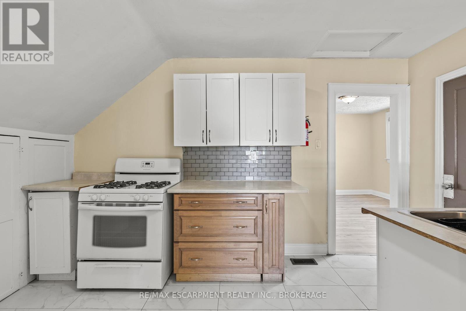 1 West Street N, Thorold, Ontario  L2V 2R8 - Photo 11 - X12242668