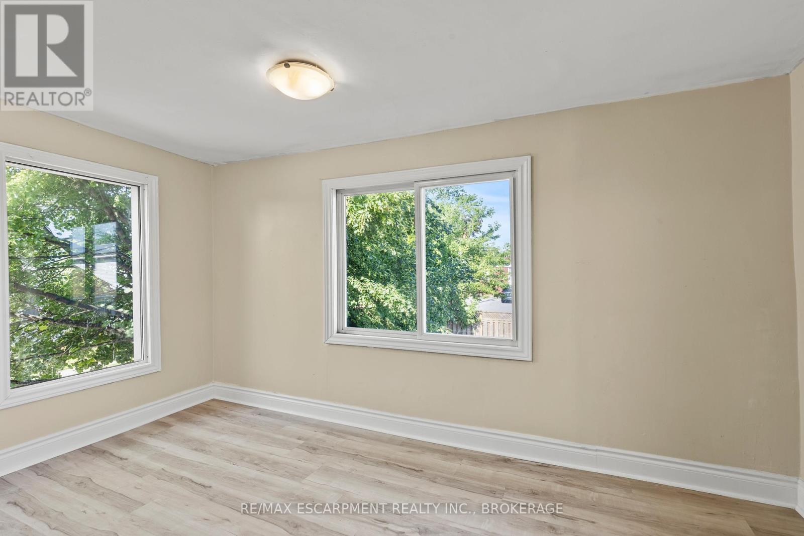 1 West Street N, Thorold, Ontario  L2V 2R8 - Photo 14 - X12242668