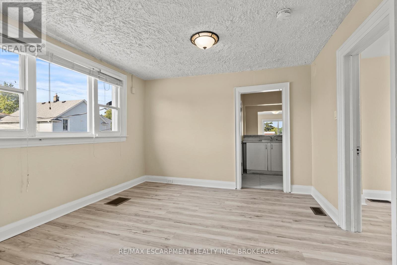 1 West Street N, Thorold, Ontario  L2V 2R8 - Photo 16 - X12242668