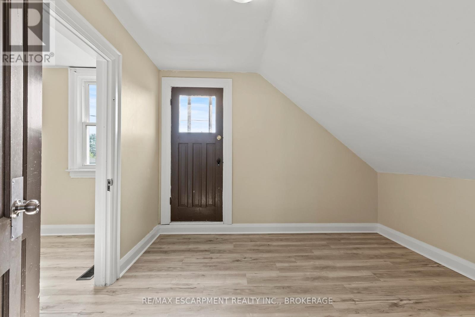 1 West Street N, Thorold, Ontario  L2V 2R8 - Photo 20 - X12242668