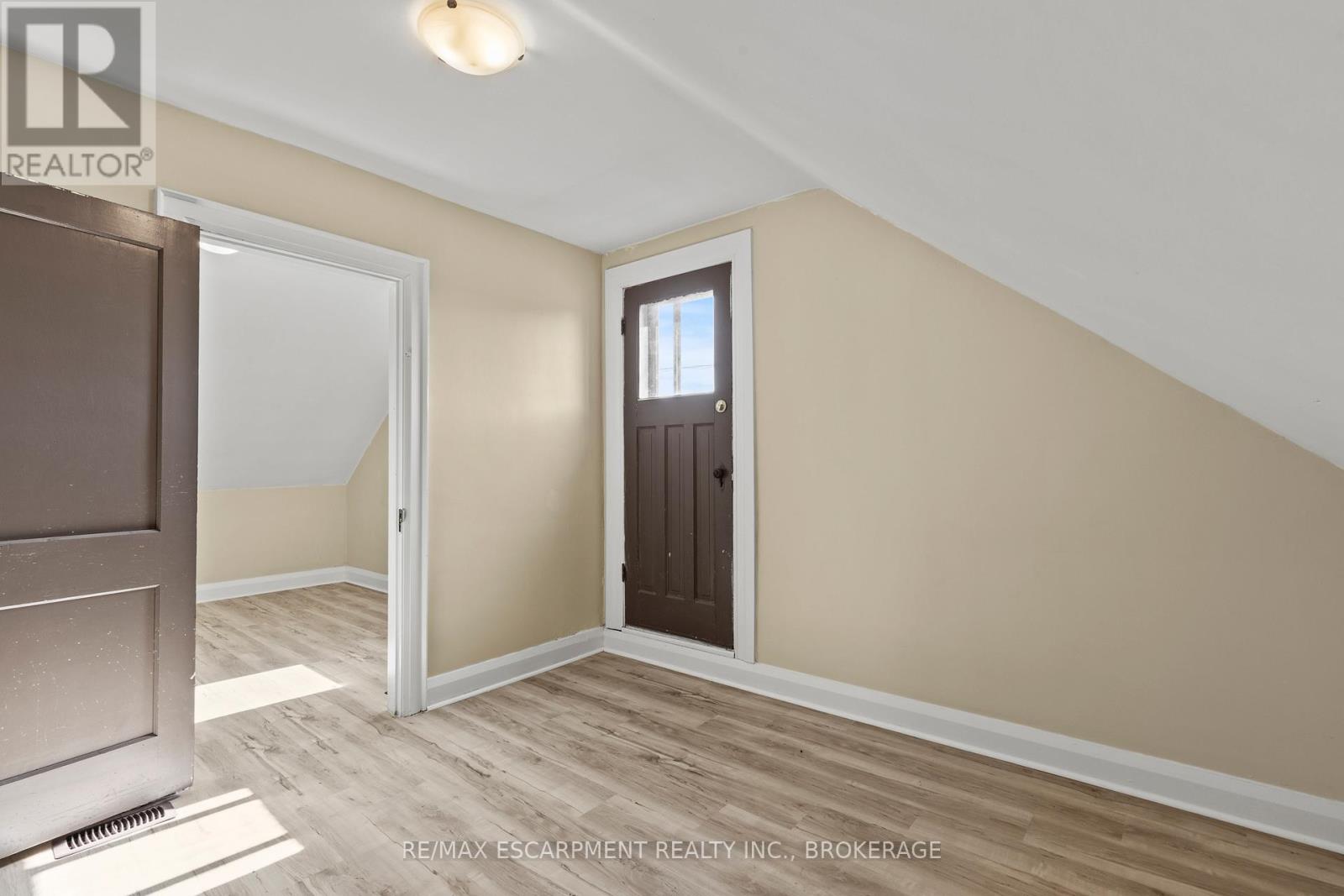1 West Street N, Thorold, Ontario  L2V 2R8 - Photo 21 - X12242668