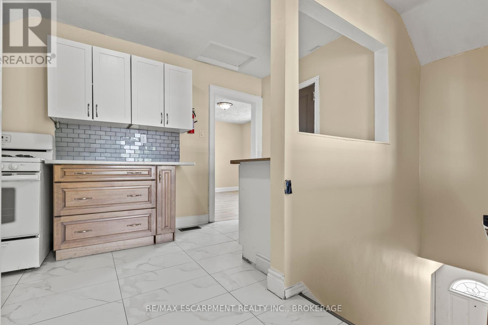 1 West Street N, Thorold, Ontario  L2V 2R8 - Photo 8 - X12242668