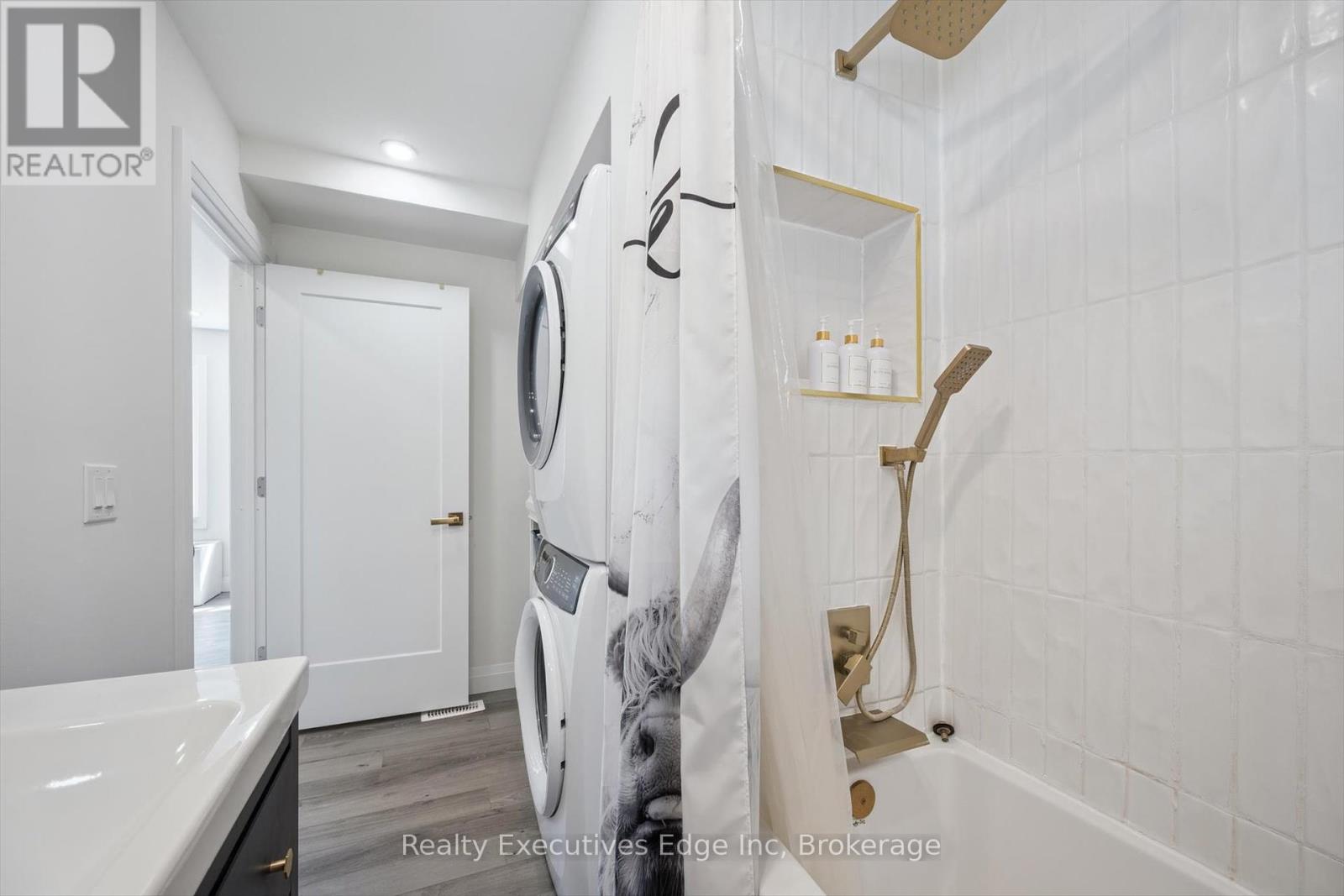 319 Clifton Road, Kitchener, Ontario  N2H 4W1 - Photo 14 - X12242679