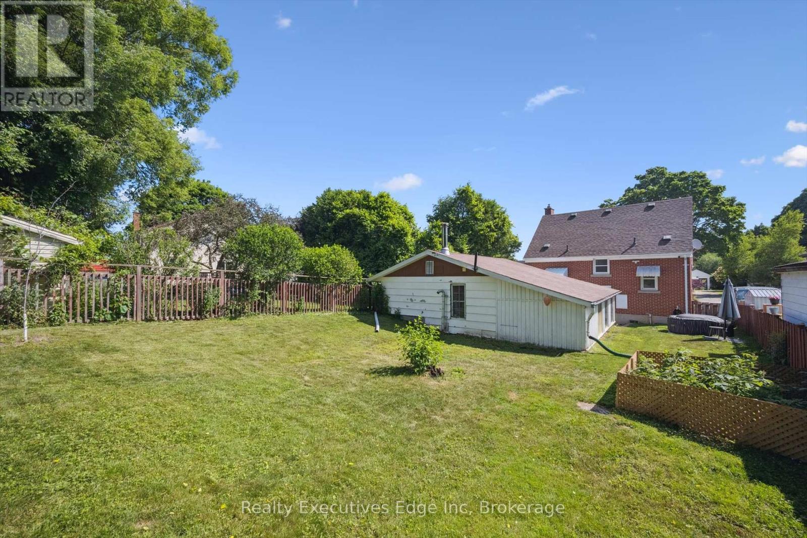 319 Clifton Road, Kitchener, Ontario  N2H 4W1 - Photo 22 - X12242679