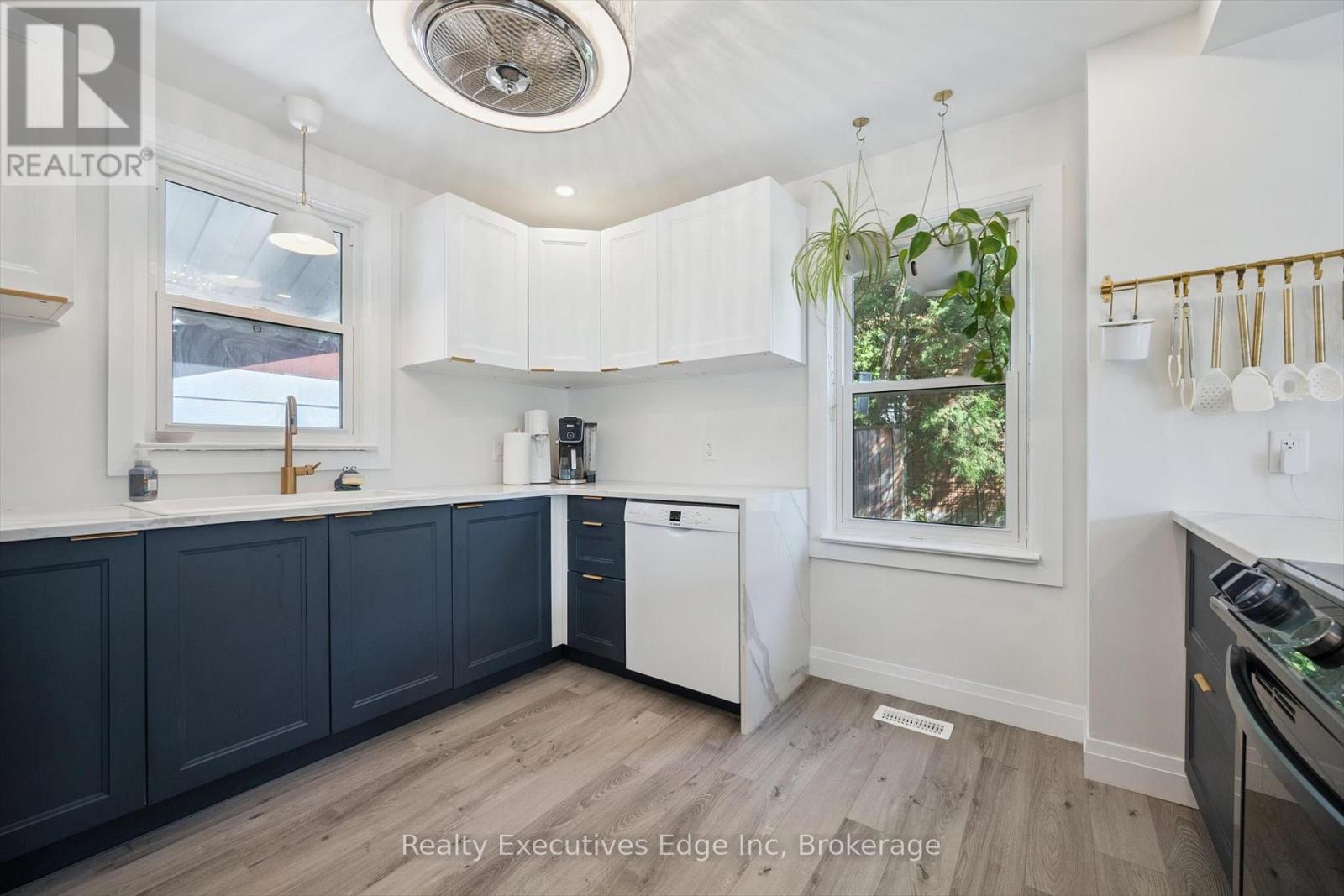 319 Clifton Road, Kitchener, Ontario  N2H 4W1 - Photo 7 - X12242679